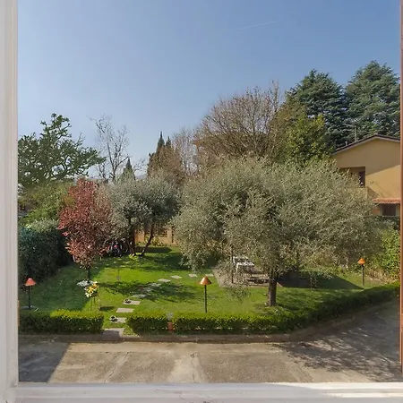 Il Giardino Del Pettirosso Gasthof Lucca